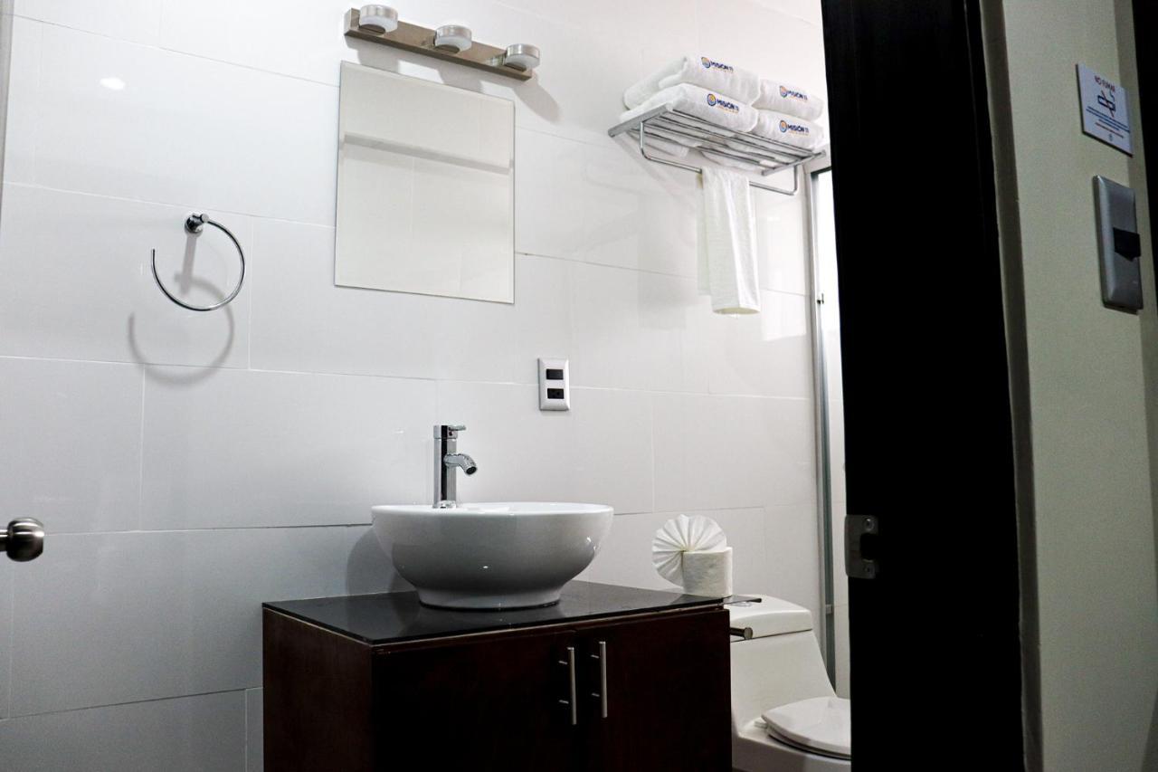 Hotel Mision 11 Tijuana Kültér fotó